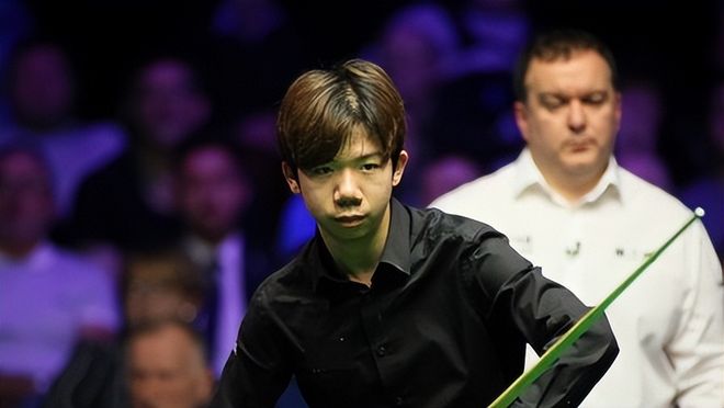 足球回归的 足球回归的